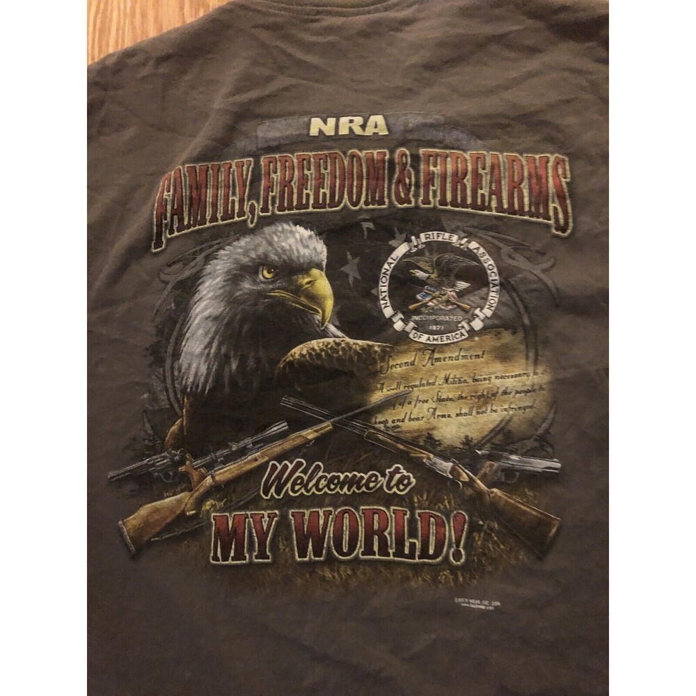NRA T Shirt Large Family Freedom Firearms Welcome to My World‎ Gray Vintage Y2K